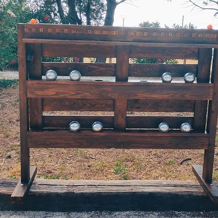 Offrez-Vous Un Sejour Dans Notre Studio T1 Bis A Entressen Une Grande Piscine Pour Se Rafraichir ,Un Espace De Jeux Pour Enfants Pour Des Heures De Divertissement Un Terrain De Petanque Pour Des Parties Endiablees Exterior photo