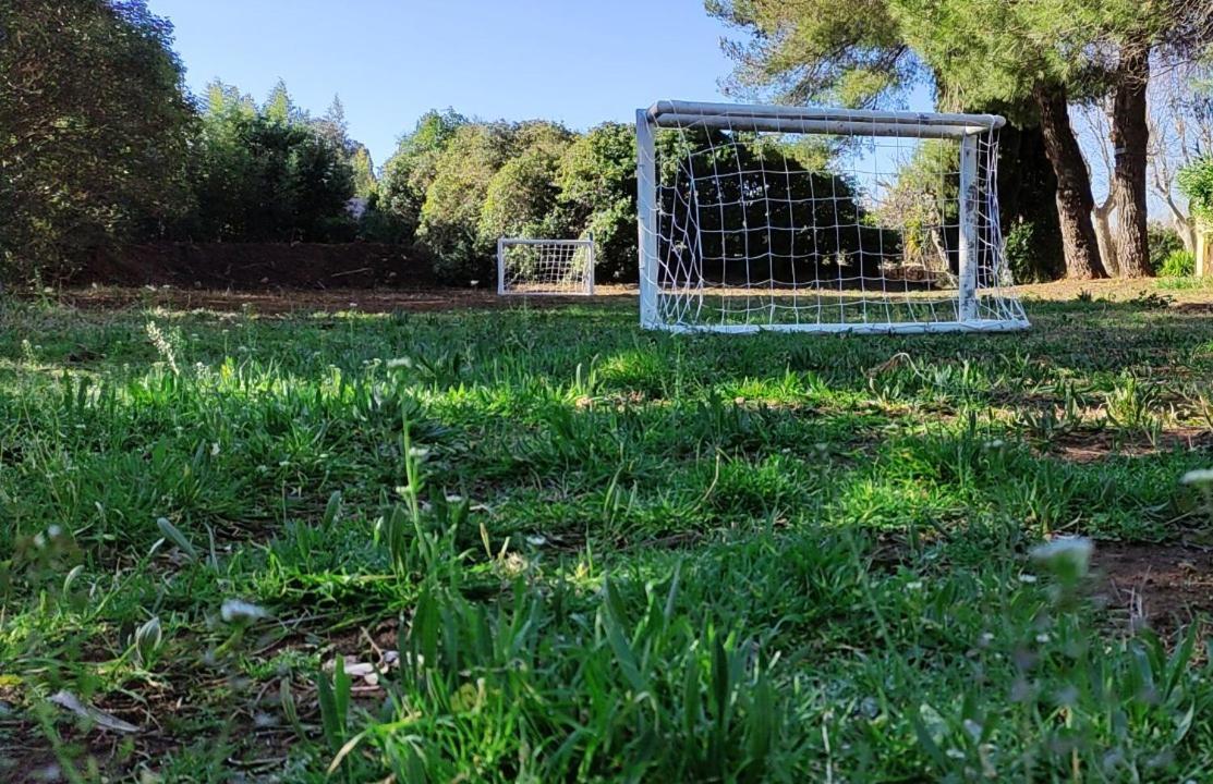 Offrez-Vous Un Sejour Dans Notre Studio T1 Bis A Entressen Une Grande Piscine Pour Se Rafraichir ,Un Espace De Jeux Pour Enfants Pour Des Heures De Divertissement Un Terrain De Petanque Pour Des Parties Endiablees Exterior photo