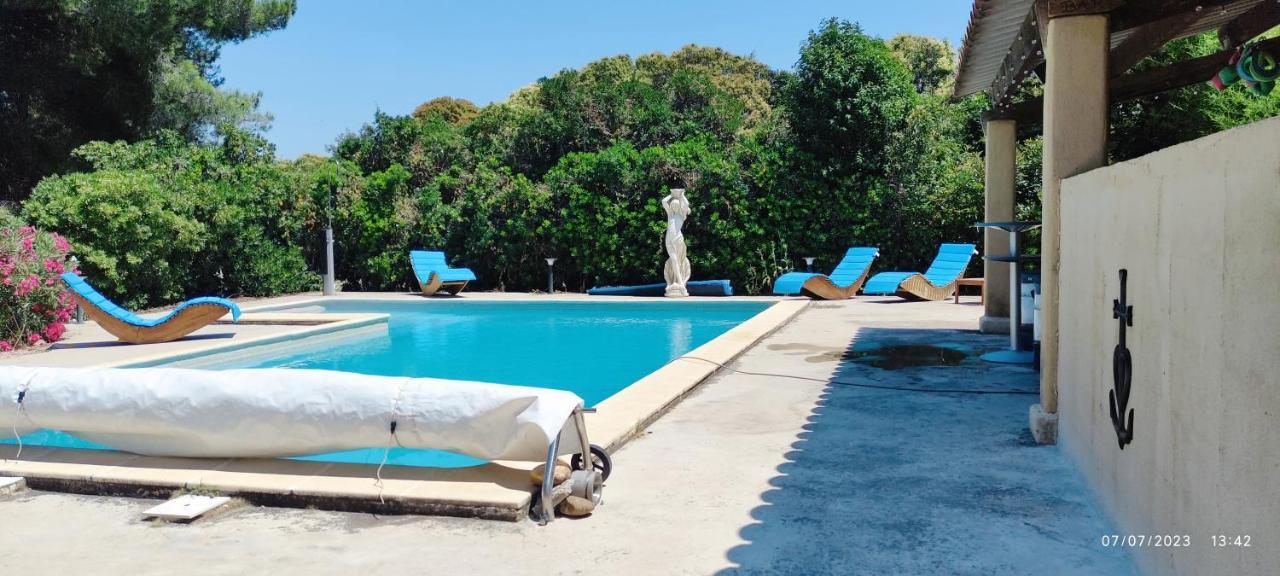 Offrez-Vous Un Sejour Dans Notre Studio T1 Bis A Entressen Une Grande Piscine Pour Se Rafraichir ,Un Espace De Jeux Pour Enfants Pour Des Heures De Divertissement Un Terrain De Petanque Pour Des Parties Endiablees Exterior photo